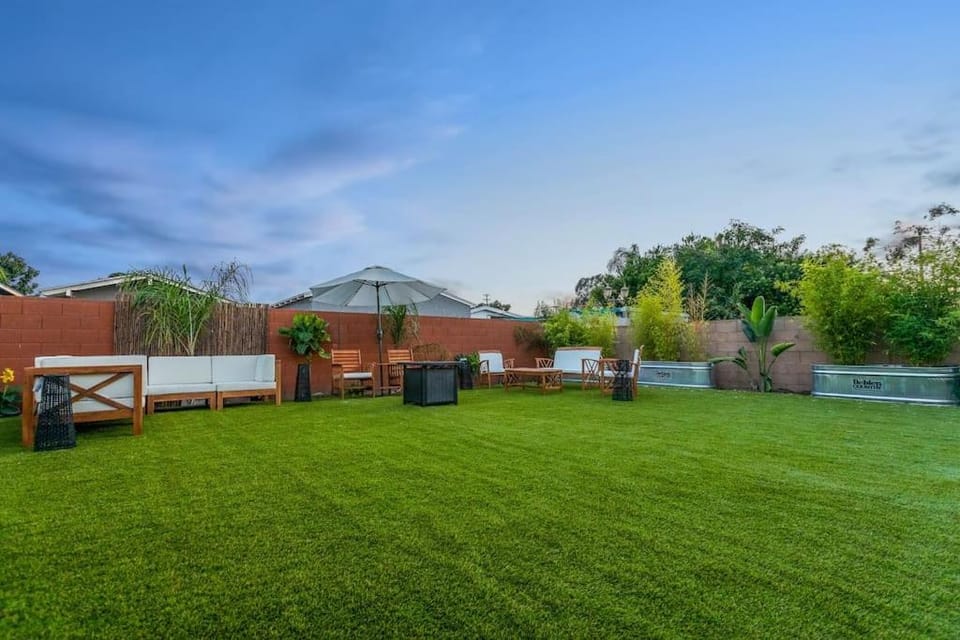 Gameroom Sofi Stadium Forum Backyard BBQ House in Del Aire