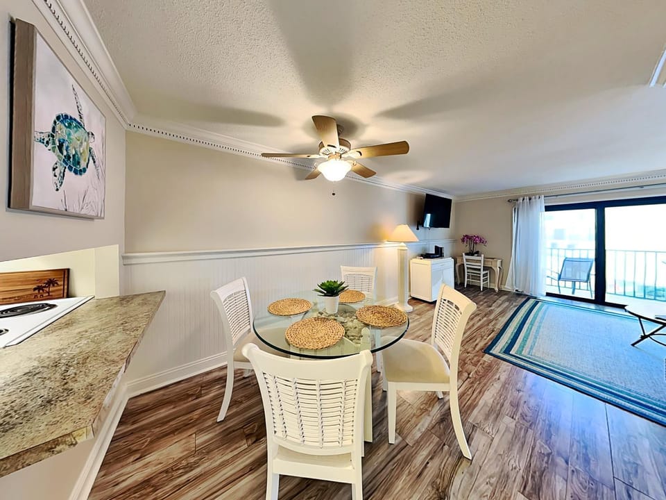 TV and multimedia, Balcony/Terrace, Kitchen or kitchenette, Living room, Dining area, Sea view, microwave, stove