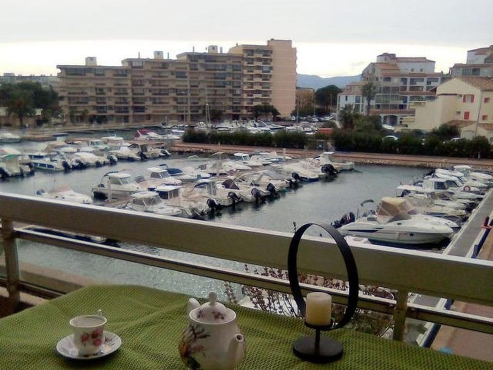 Appartement T2 avec Parking Privé et Balcon à Canet Plage - FR-1-696-21 Apartment in Canet-en-Roussillon