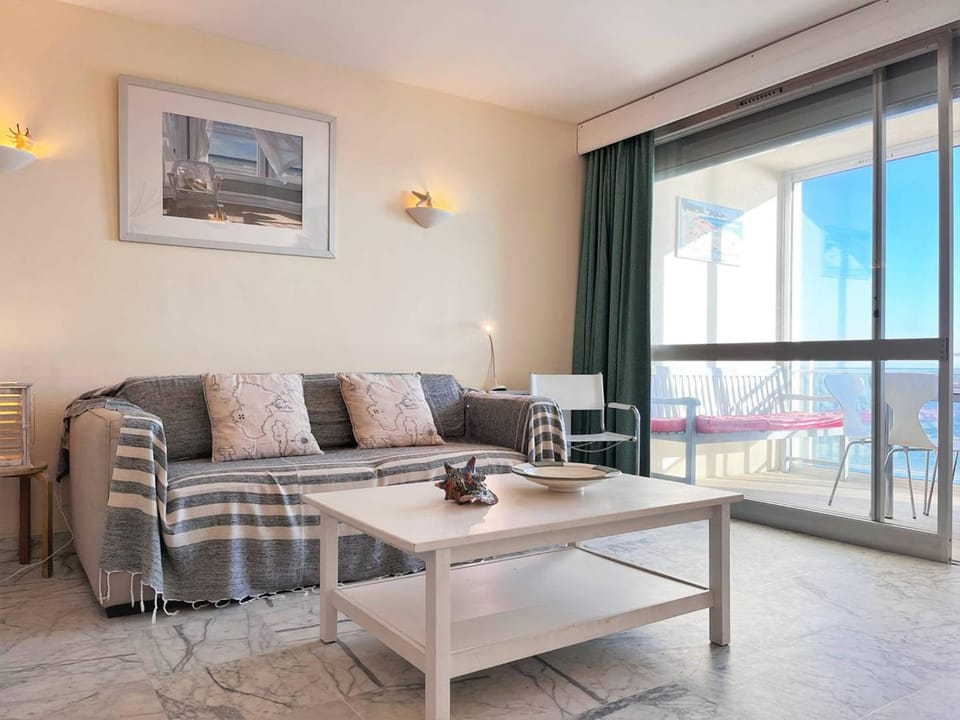Appartement 2 pièces avec vue mer, plage à Cavalière - FR-1-251-434 Apartment in Le Lavandou