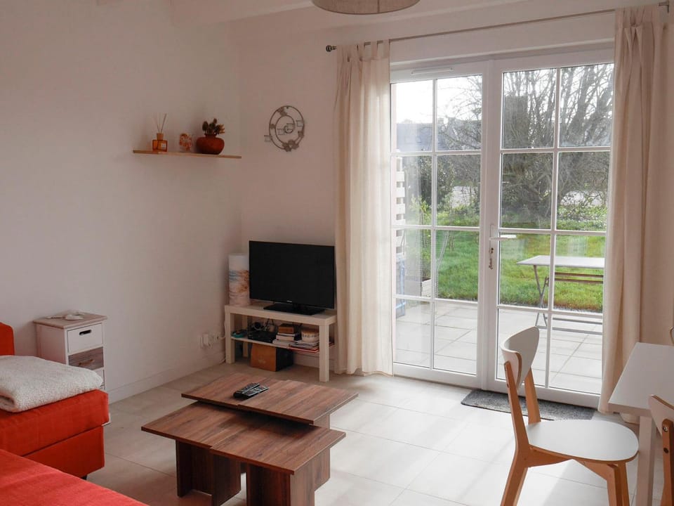 Maison mitoyenne proche Le Palais avec jardin et terrasse, 2 chambres - FR-1-418-220 House in Brittany