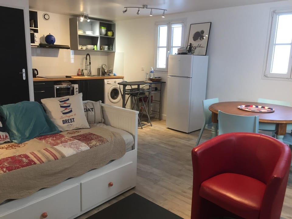 Duplex moderne au cœur de Palais, proche plages - FR-1-418-219 Apartment in Brittany