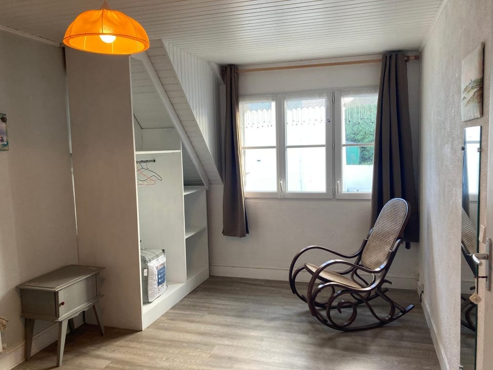 Maison mitoyenne au centre de Sauzon avec jardin, à 200 m du port - FR-1-418-211 House in Brittany