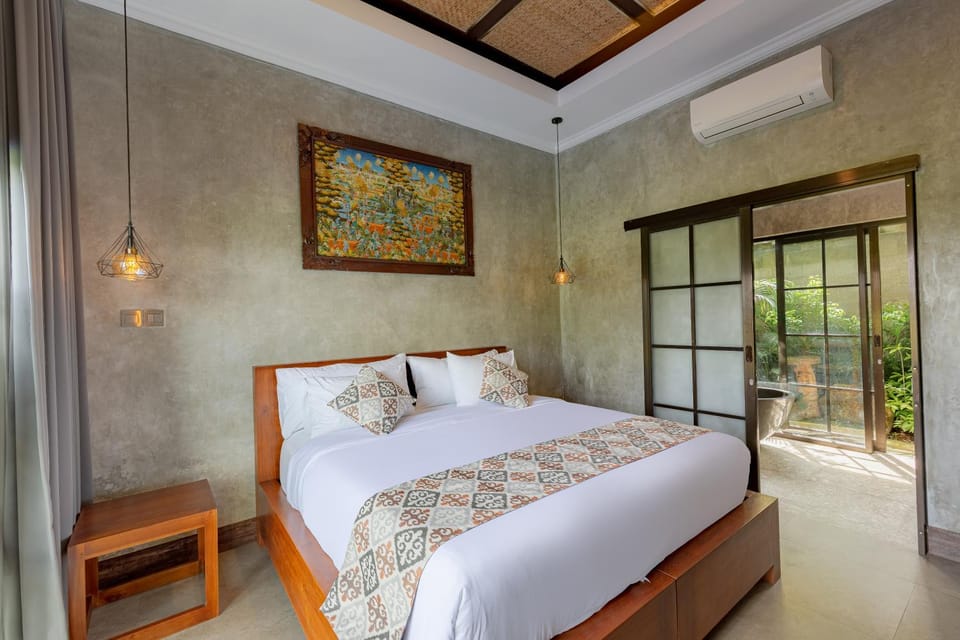 Bed, Photo of the whole room, Bedroom, air conditioner