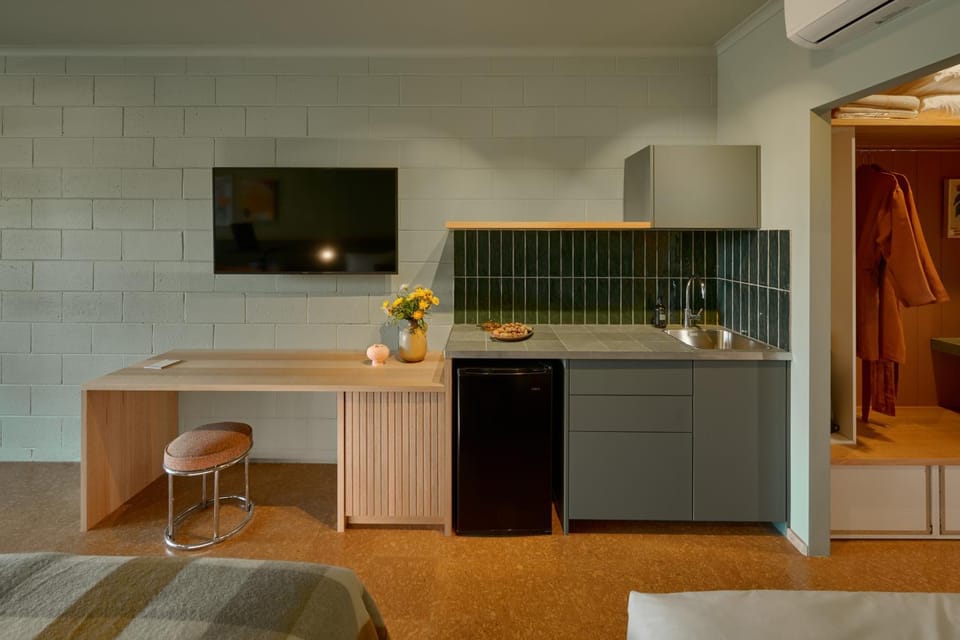 Kitchen or kitchenette