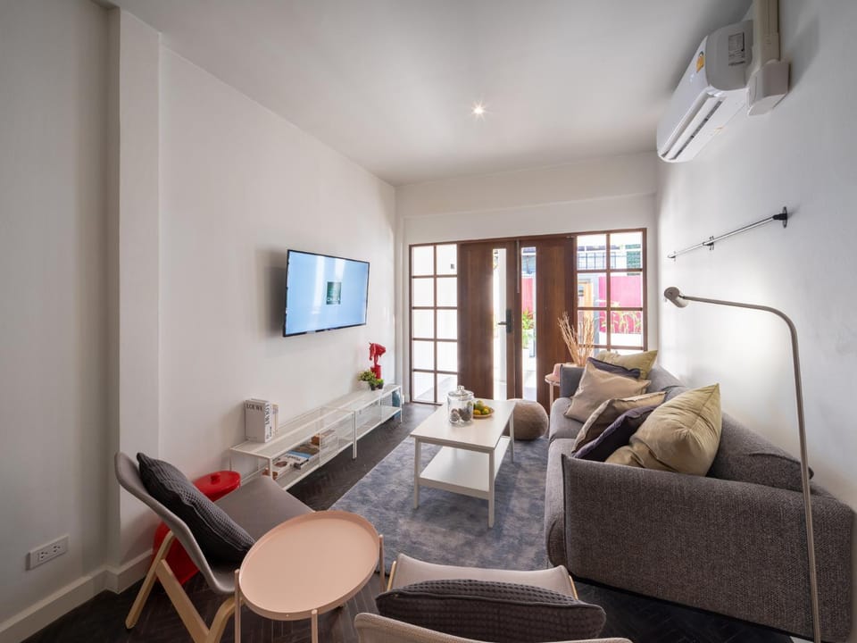 Communal lounge/ TV room, Communal lounge/ TV room, TV and multimedia, Living room, Seating area, Evening entertainment, air conditioner
