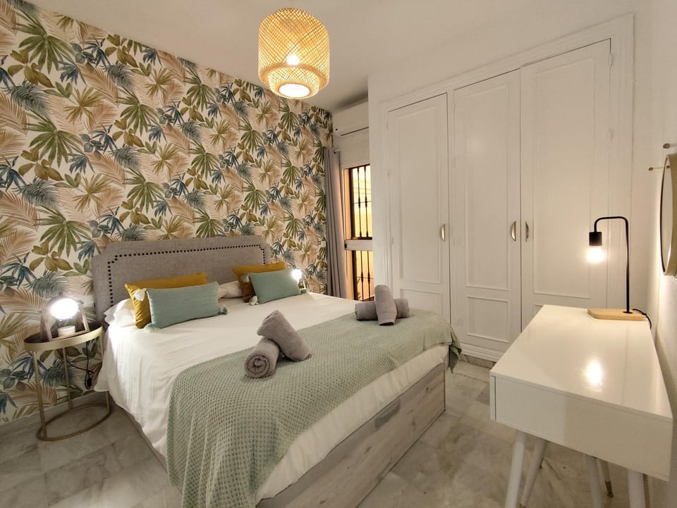 Bed, Photo of the whole room, Bedroom, wardrobe