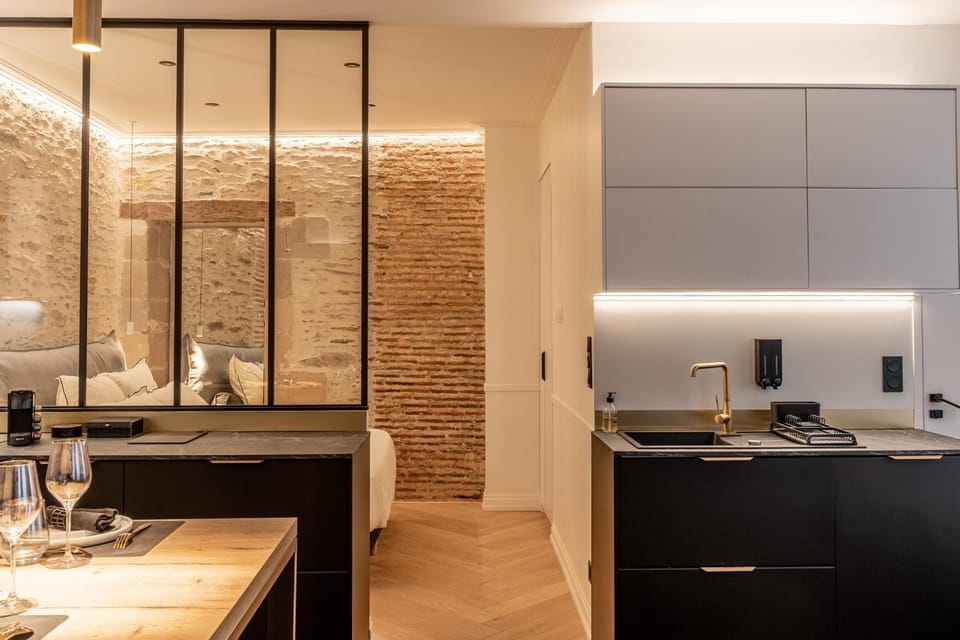 Kitchen or kitchenette