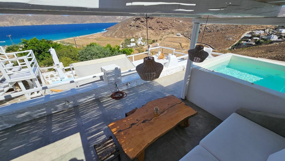 Patio, View (from property/room), Seating area, Pool view, Swimming pool, sunbed