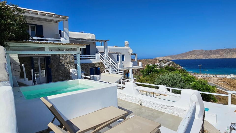 Pool view, Sea view, Swimming pool, Swimming pool, sunbed