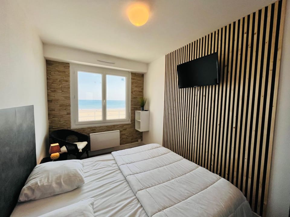 TV and multimedia, Bedroom, Sea view