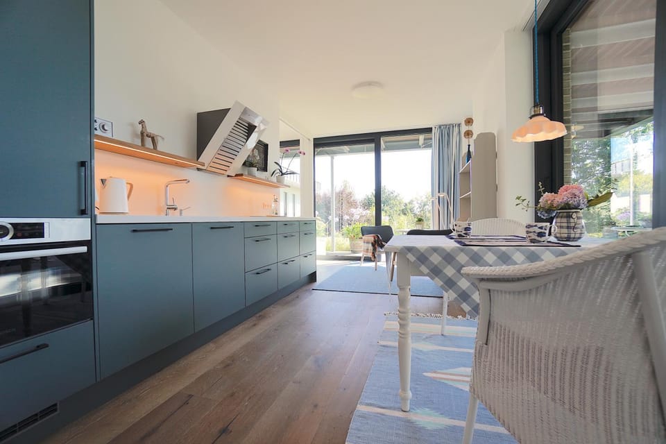 Kitchen or kitchenette, Seating area