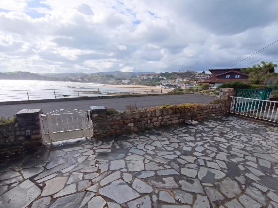 Facade/entrance, Off site, Balcony/Terrace, Sea view