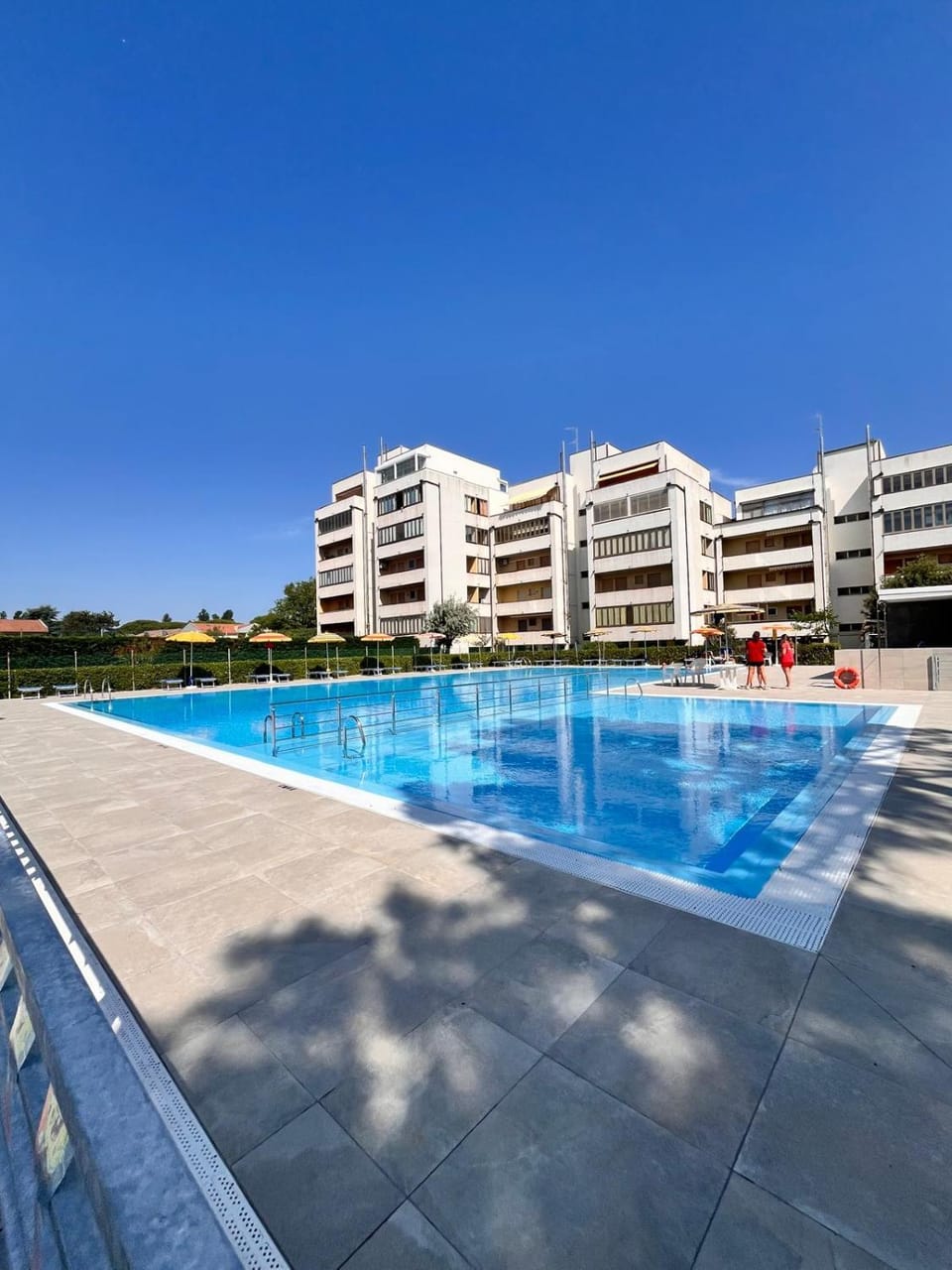 Complesso Mosaico NON FORNISCE BIANCHERIA DA LETTO,NON FORNISCE ASCIUGAMANI NON FORNISCE PRODOTTI IN GENERE, appartamenti arredati come da foto, Per il Check in Agenzia Ferro Viale Francesco Petrarca 391 lido Adriano Ra Apartment in Emilia-Romagna