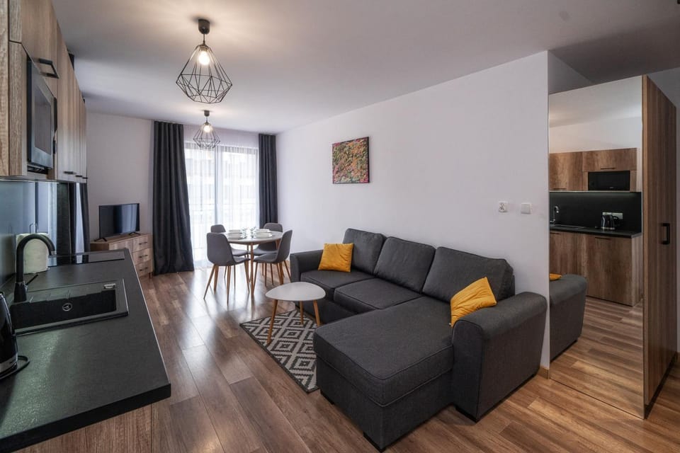 TV and multimedia, Kitchen or kitchenette, Living room, Seating area, Dining area