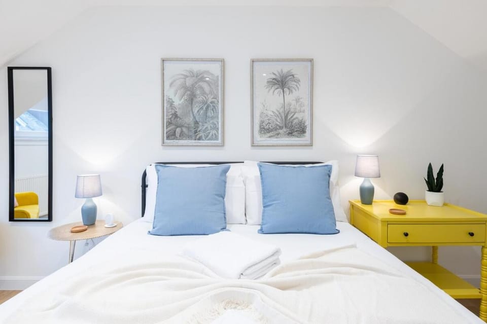 The Pinkish House - 4 bed home in the town centre House in Scotland