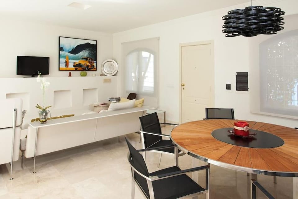 TV and multimedia, Living room, Dining area