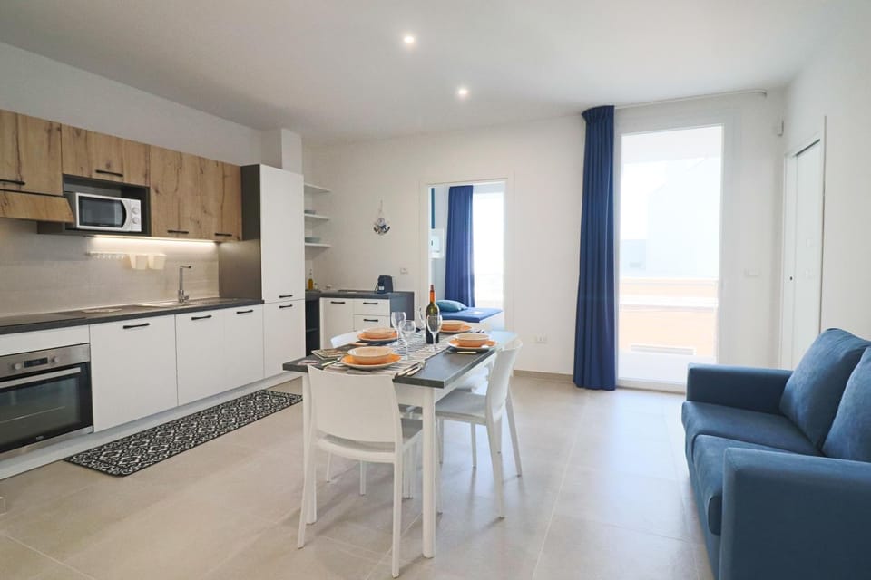 Property building, Kitchen or kitchenette, Living room