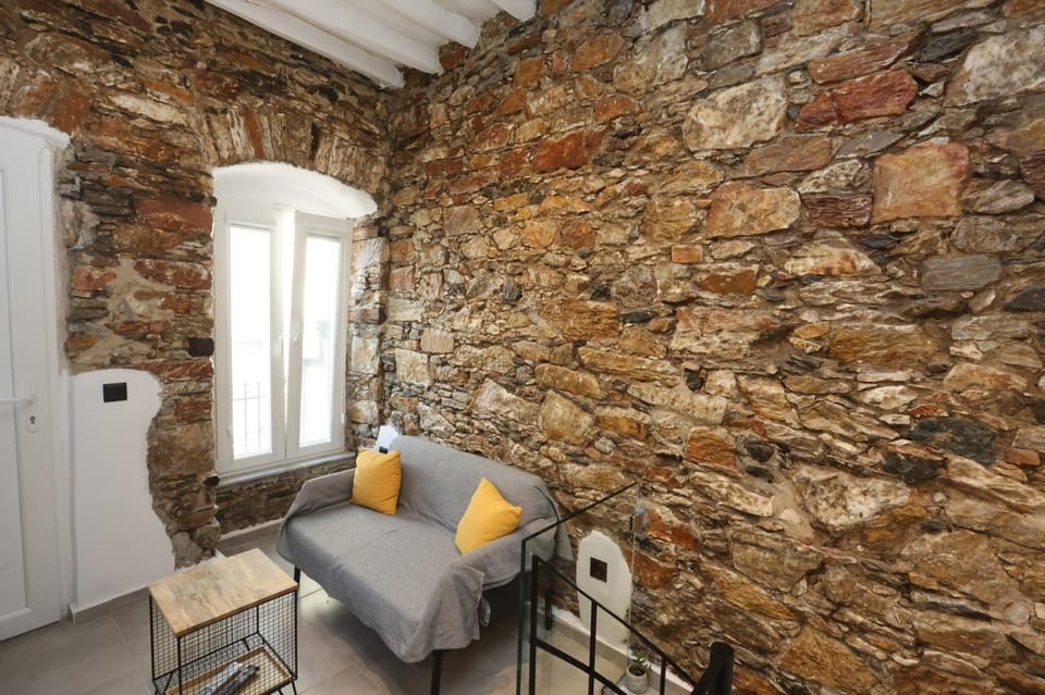 Stones By Syros Bnb House in Decentralized Administration of the Aegean