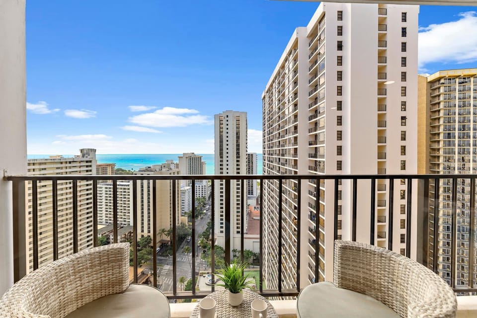 Property building, Patio, Day, Natural landscape, View (from property/room), Balcony/Terrace, City view, Sea view