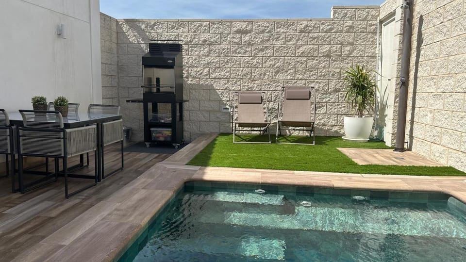Patio, Garden, Balcony/Terrace, Swimming pool