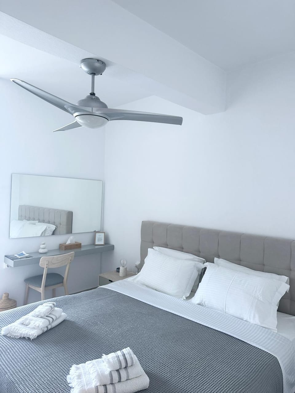 Bed, Photo of the whole room