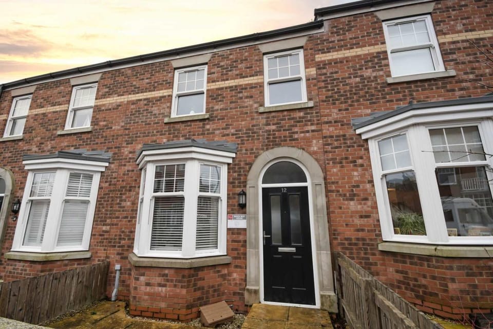 Beach Rest - Sleeps 5 great central location House in Filey