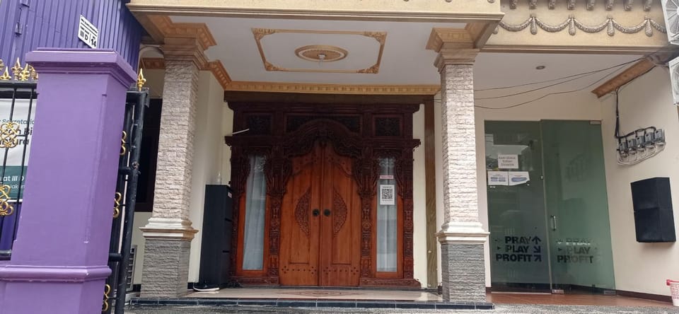 Facade/entrance