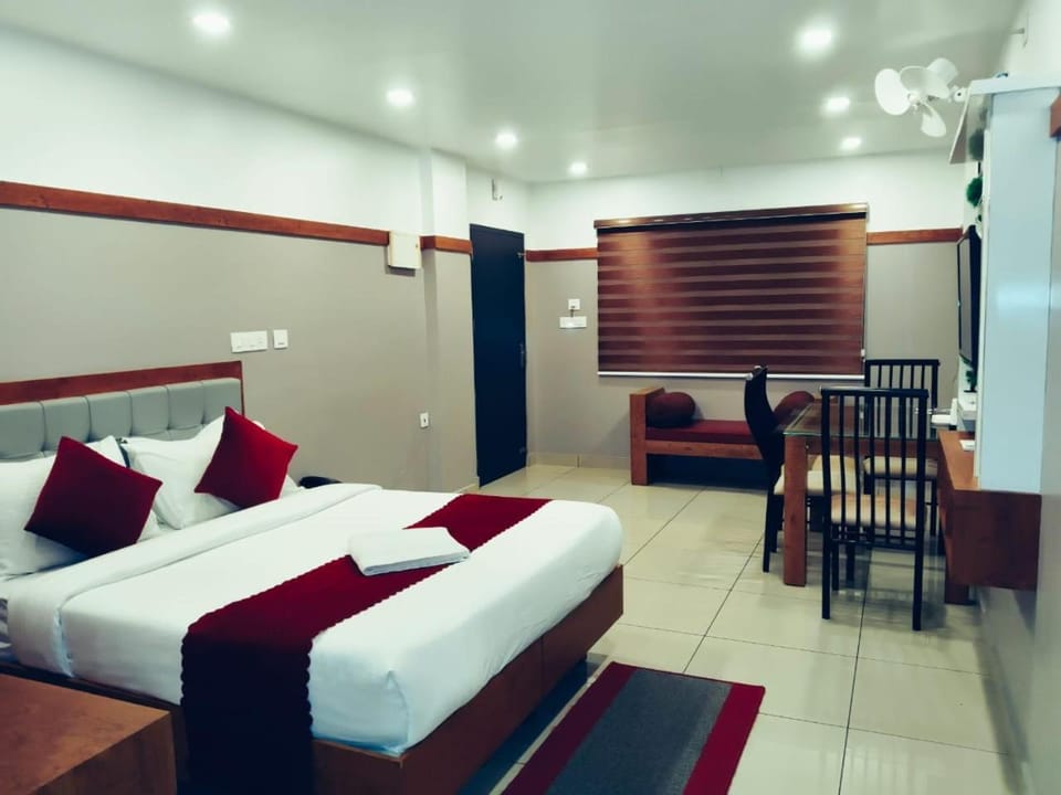 Bed, Living room, Seating area, Bedroom, air conditioner