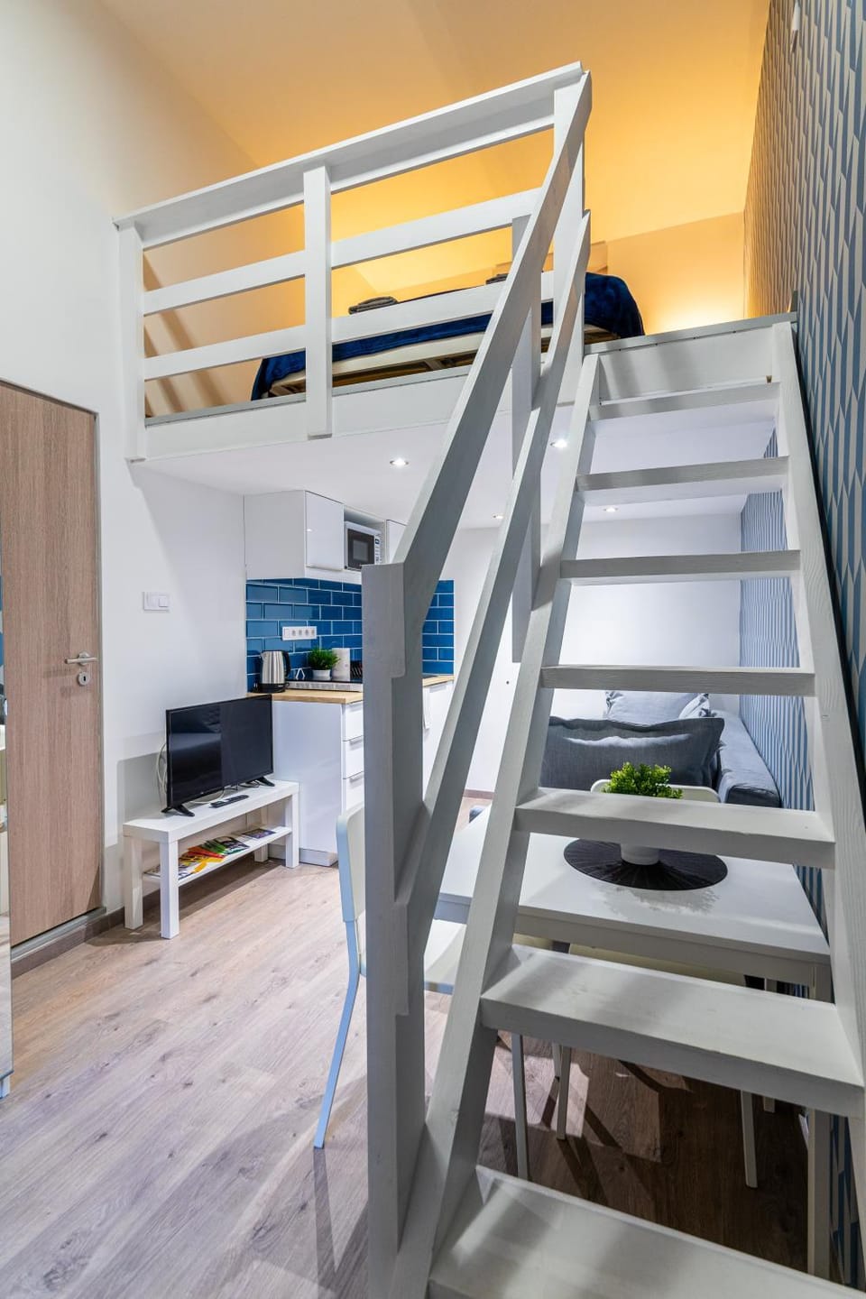TV and multimedia, Kitchen or kitchenette
