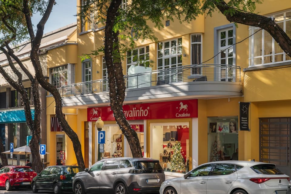 Property building, Street view, Location