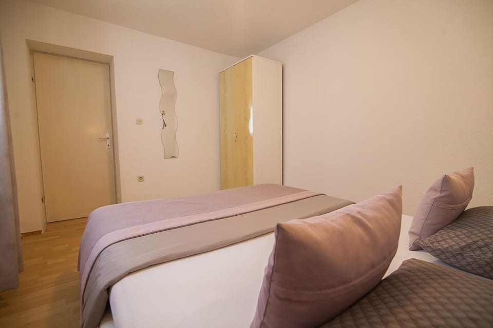 Bed, Bedroom, wardrobe