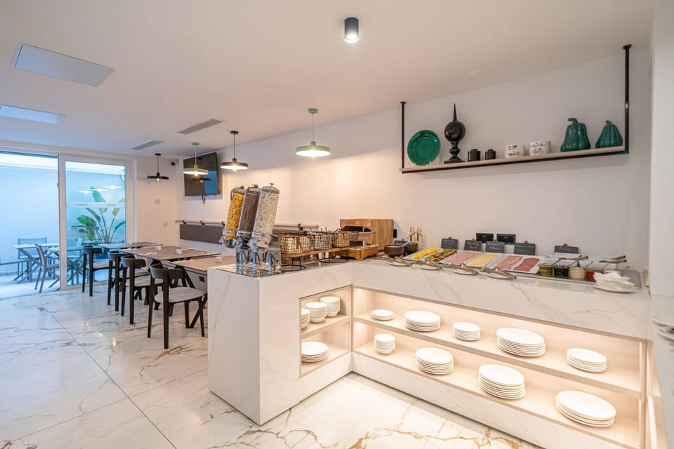 TV and multimedia, View (from property/room), Balcony/Terrace, Food and drinks, Dining area, Breakfast
