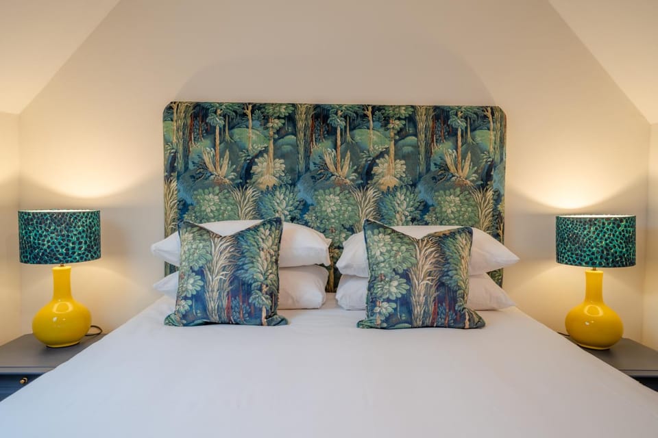 Bed, Decorative detail, Bedroom