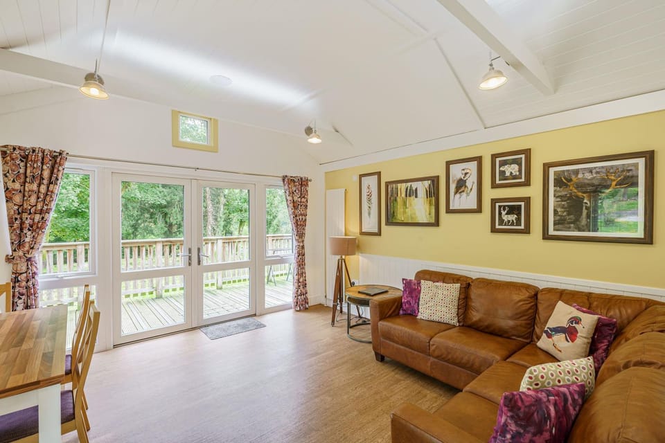 Living room, Seating area, Dining area, pet friendly
