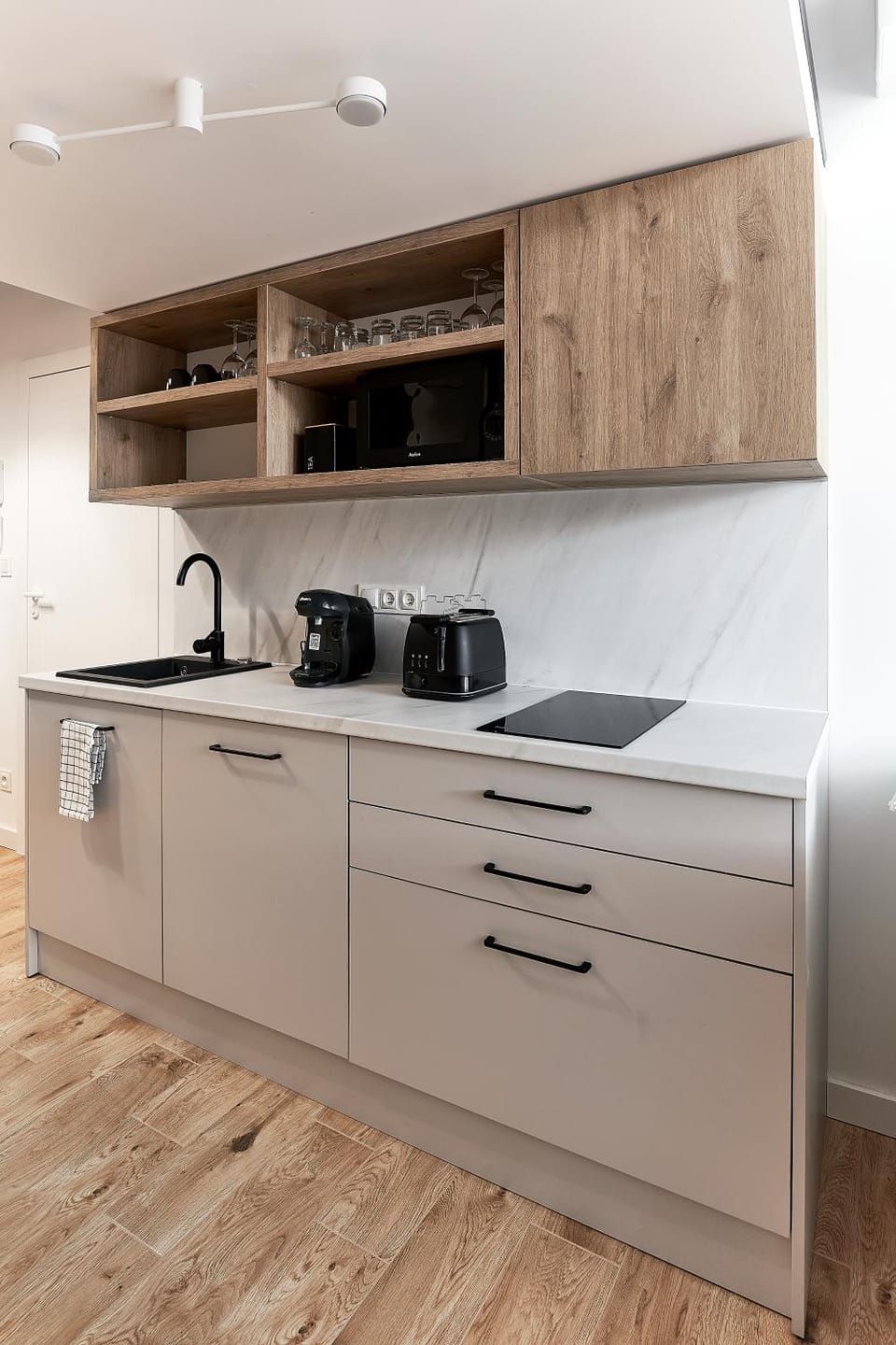 Coffee/tea facilities, Kitchen or kitchenette, minibar, pet friendly, stove, toaster