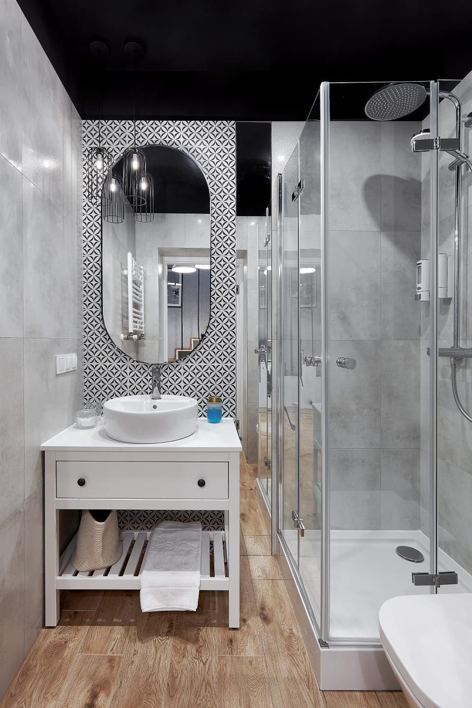 Shower, Toilet, Bathroom, towels