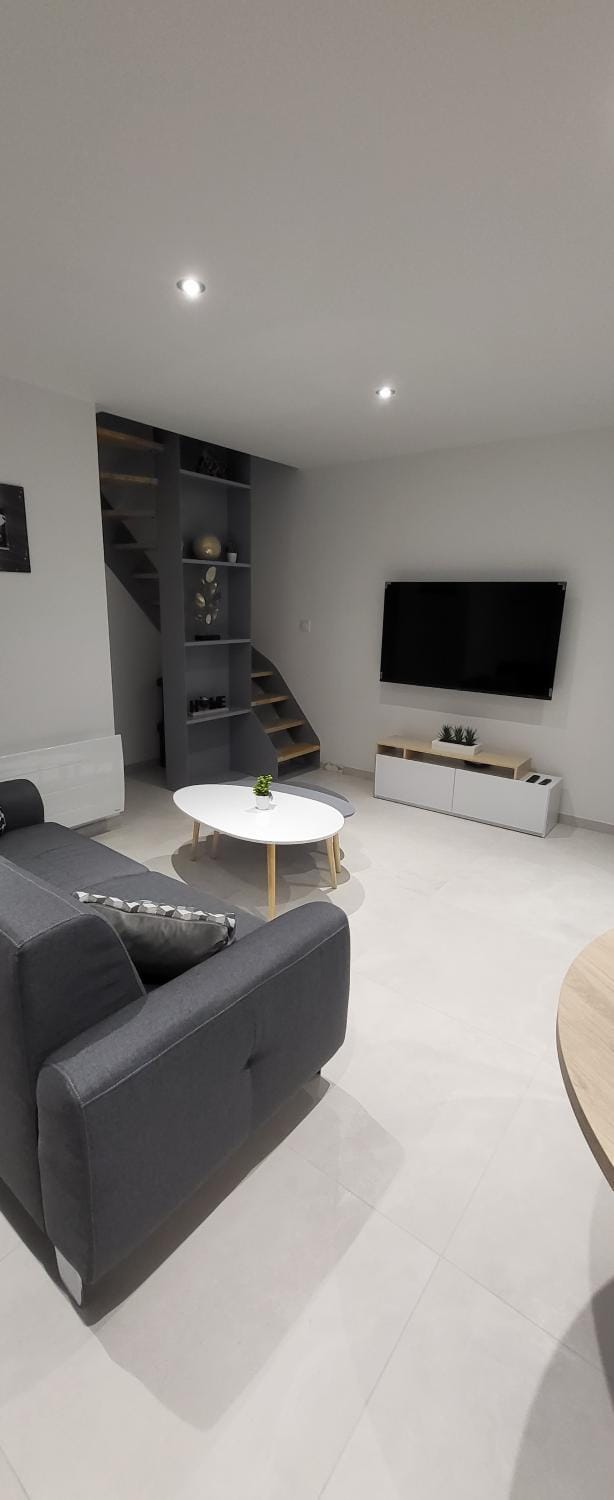 Le Béluga spa Aéroport Nantes Bouguenais Rezé House in Rezé