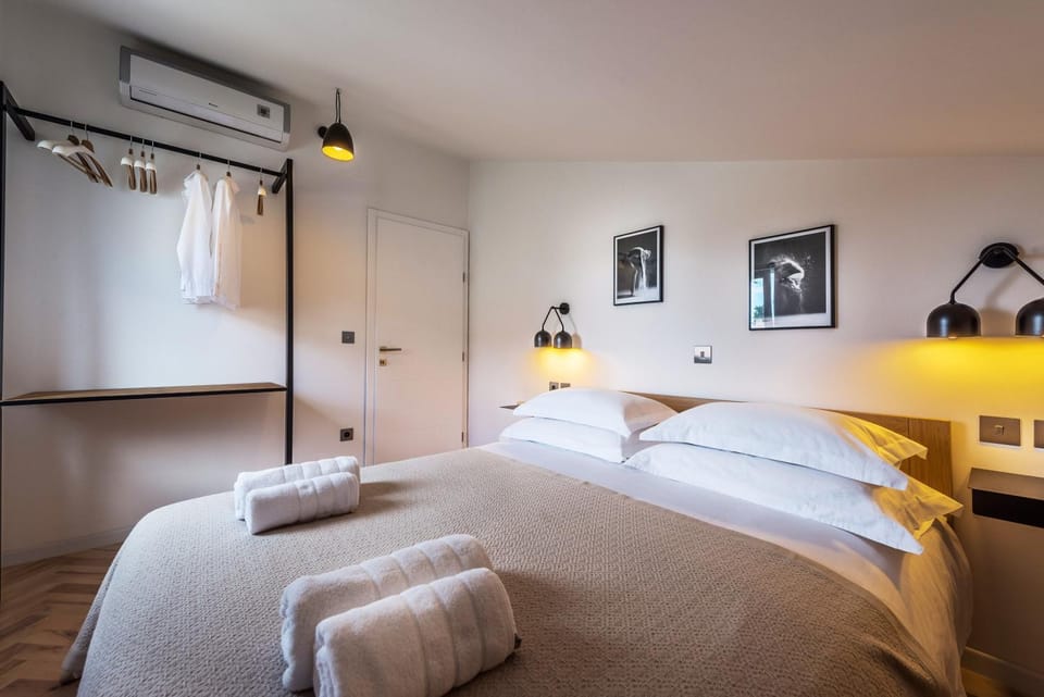 Bed, Bedroom, wardrobe