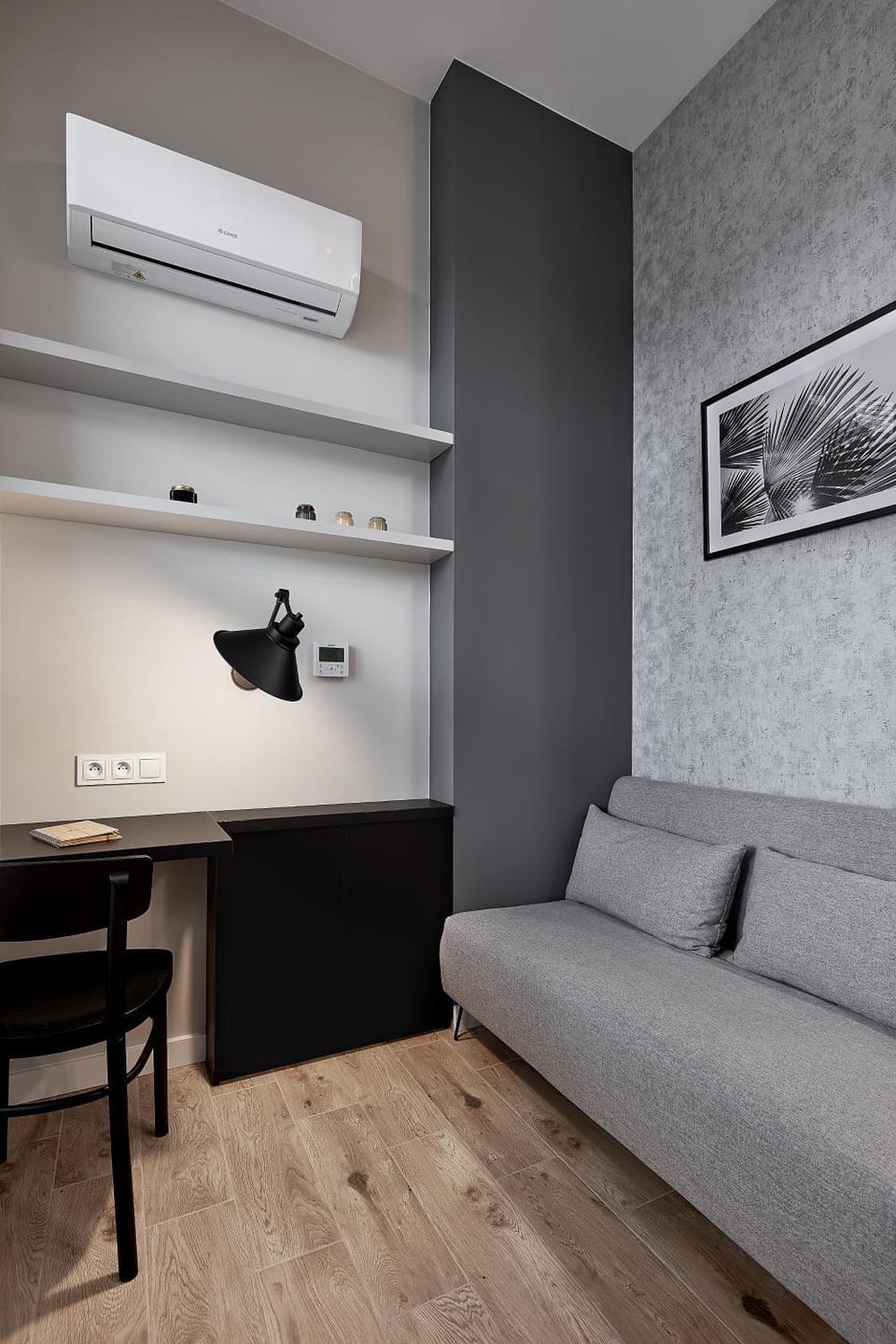 Living room, Seating area, air conditioner