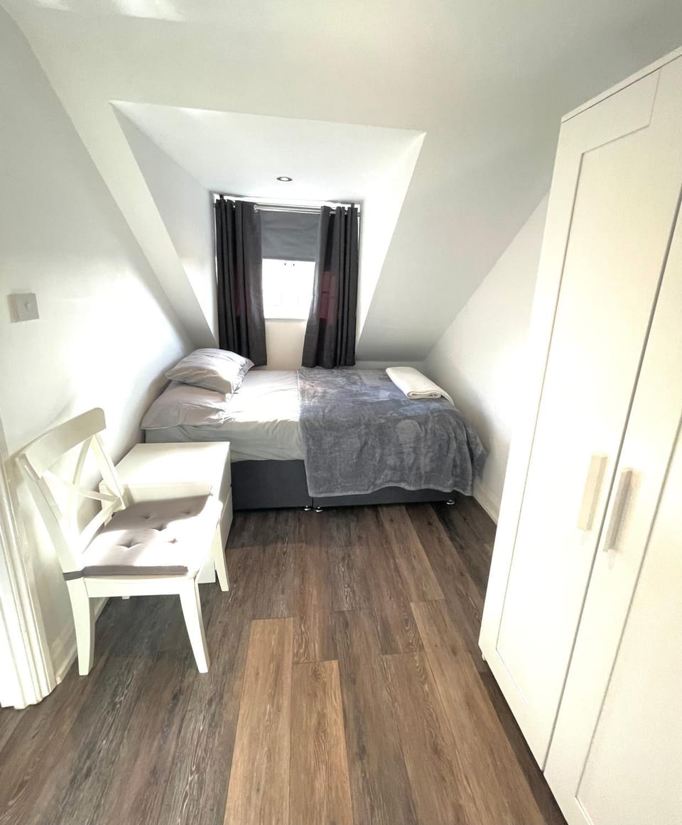 Clyde Court Apartments, Aldershot Apartment in Borough of Waverley