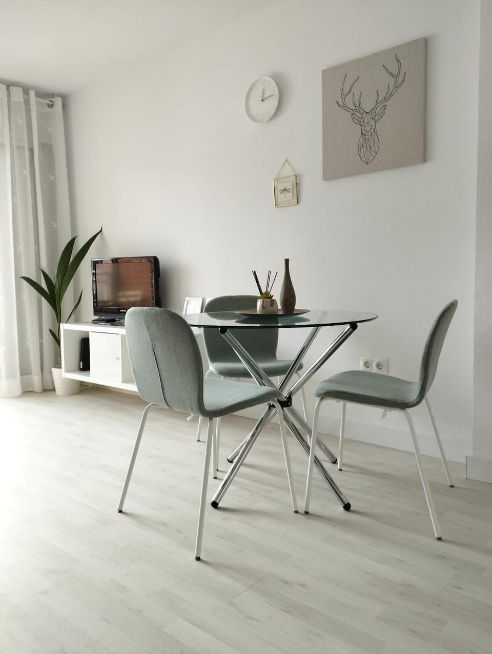 TV and multimedia, Dining area