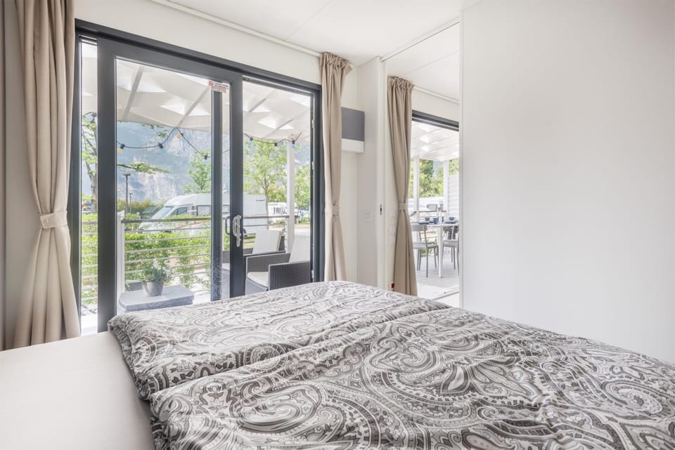 Bed, View (from property/room), Balcony/Terrace, Photo of the whole room, Bedroom