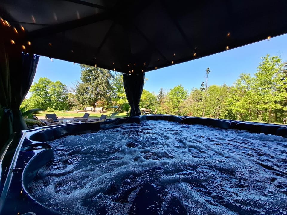 Day, Natural landscape, Hot Tub, Spa and wellness centre/facilities