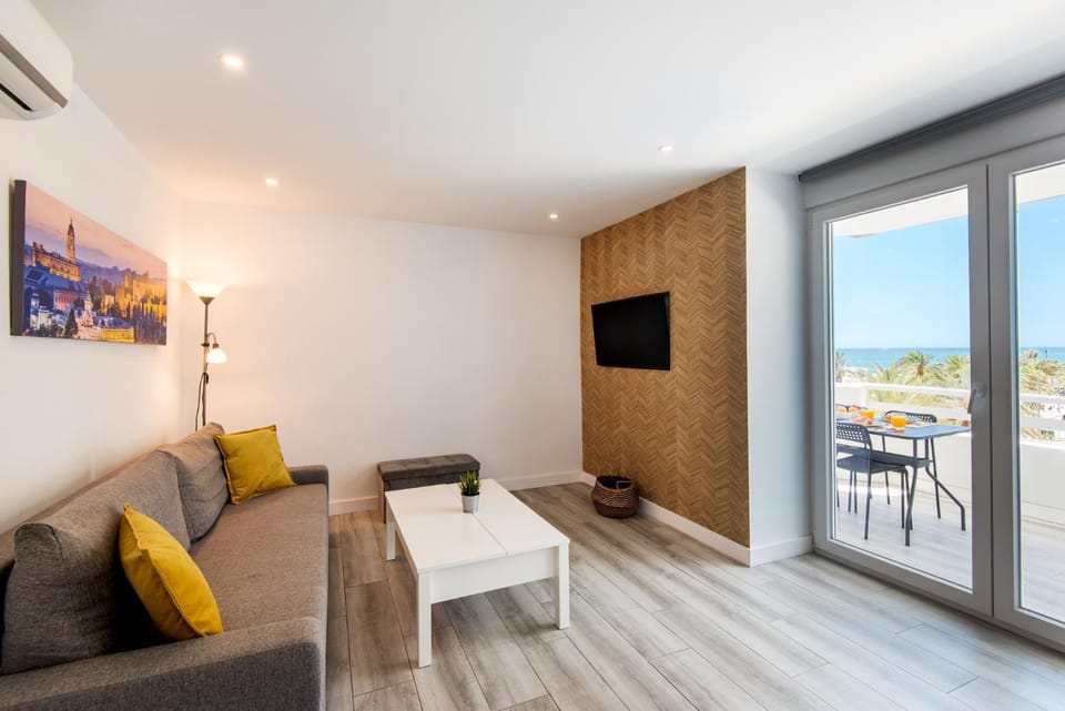TV and multimedia, View (from property/room), Living room, Dining area, Evening entertainment