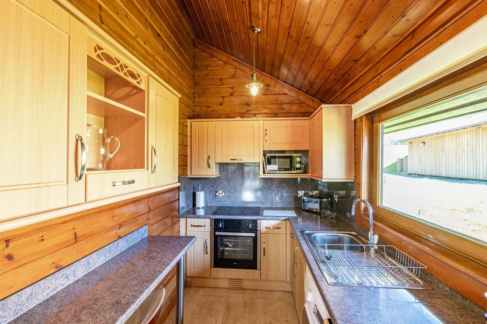 Kitchen or kitchenette, minibar, oven, pet friendly, stove, toaster