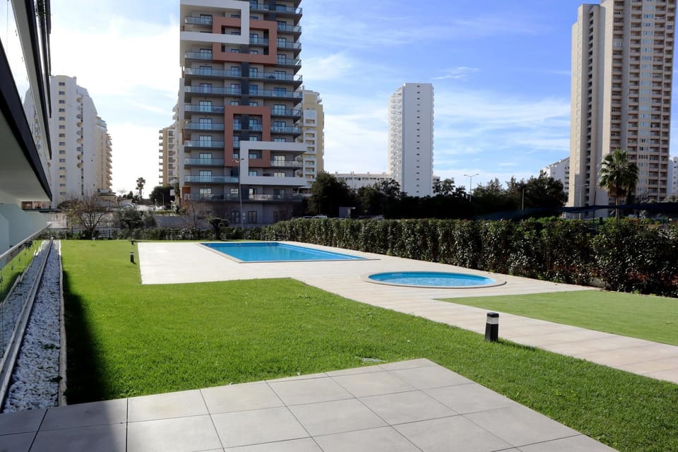 Property building, Spring, People, Winter, Summer, Garden, Autumn, Swimming pool, group of guests