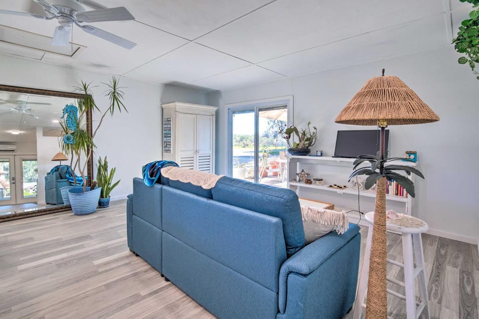 Waterfront Studio w/ Dock Access in Inglis! Apartment in Florida