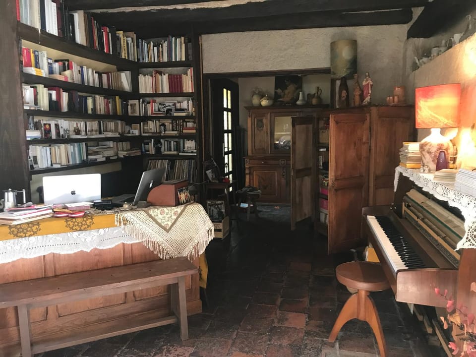 Library, Living room