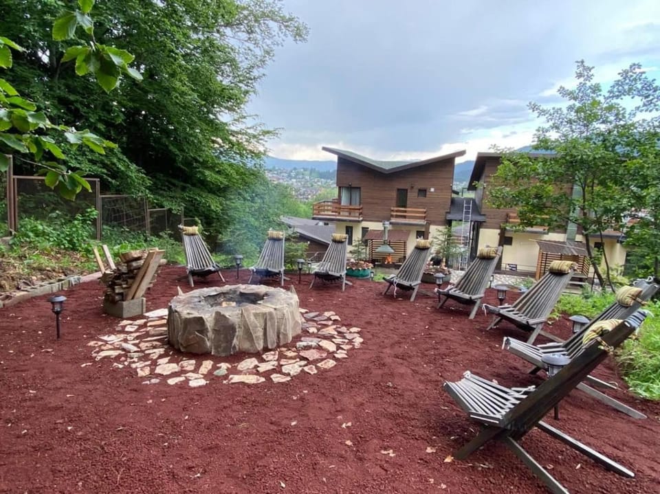 Property building, Day, Natural landscape, BBQ facilities, Garden, Garden view, sunbed